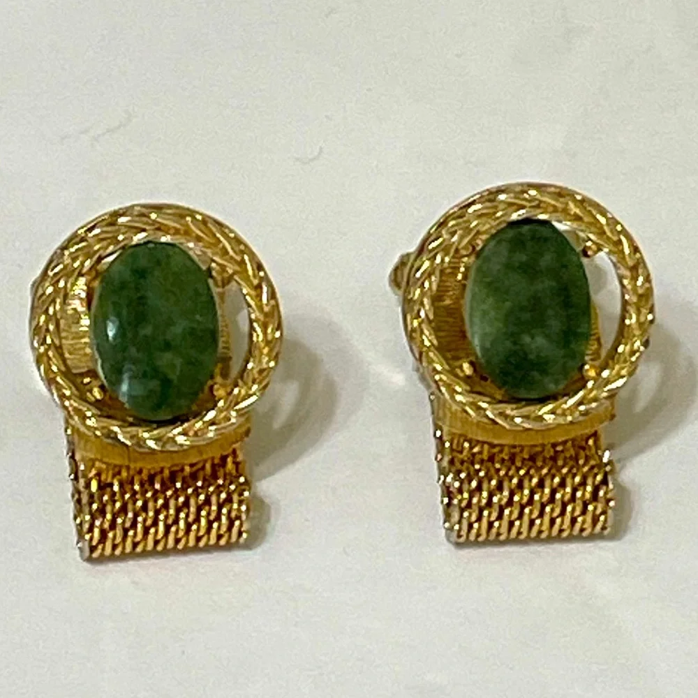 Vintage SWANK Men’s Cufflinks Gold-tone Green Jade Stone Web Mesh Band